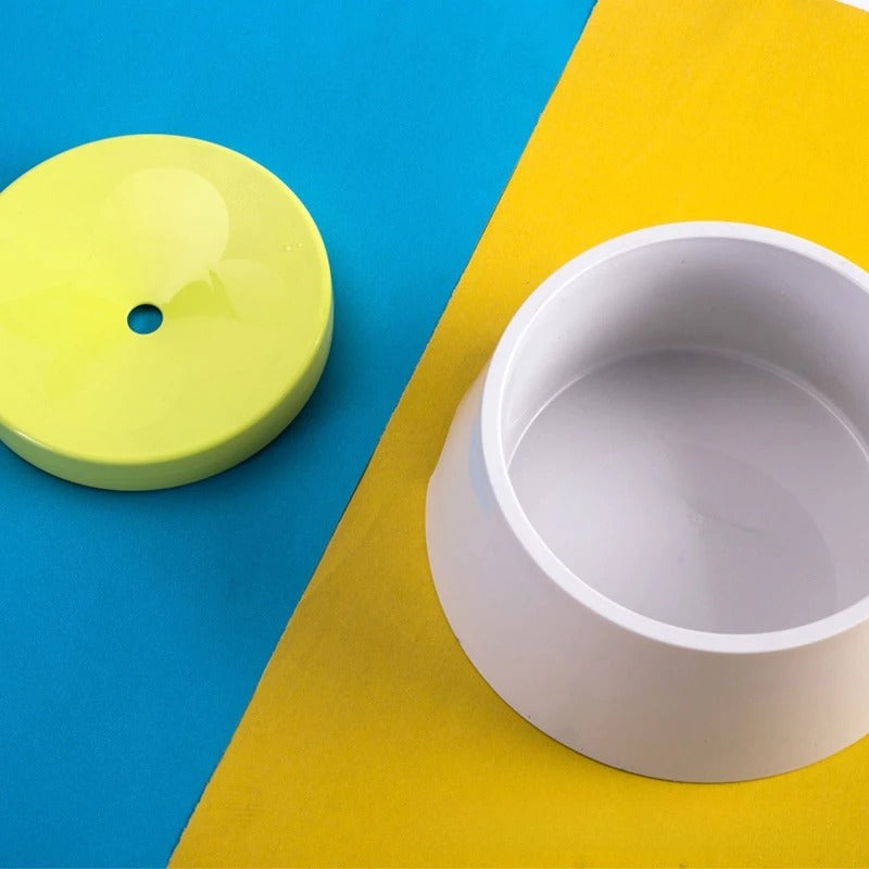 The non-slip mouth-guard waterproof floating bowl for pets is suitable for large, medium and small-sized cats and dogs