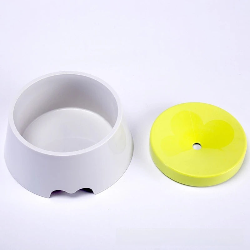 The non-slip mouth-guard waterproof floating bowl for pets is suitable for large, medium and small-sized cats and dogs